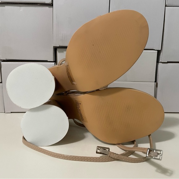 ♥️ Wide Fit Cross Strap Open Toe Round Block Heel in Nude New with Box! - Picture 3 of 10